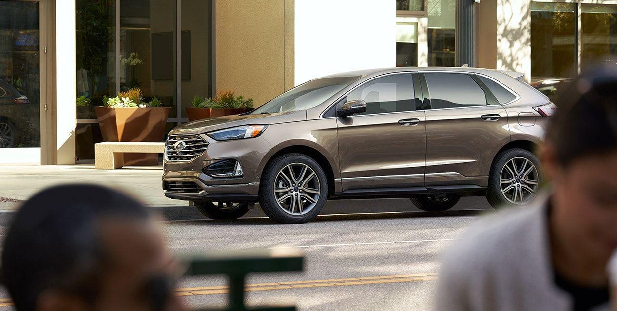 Dessert Gold Ford Edge